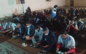 برپایی سفره افطاری ساده همزمان با شب قدر در هلال احمر گچساران