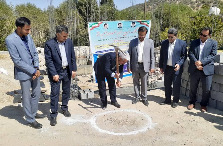 به همت موسسه خیریه موج مهربانی و با حضور مسئولان استانی/کلنگ مدرسه خیرساز در روستای مختار شهرستان بویراحمد