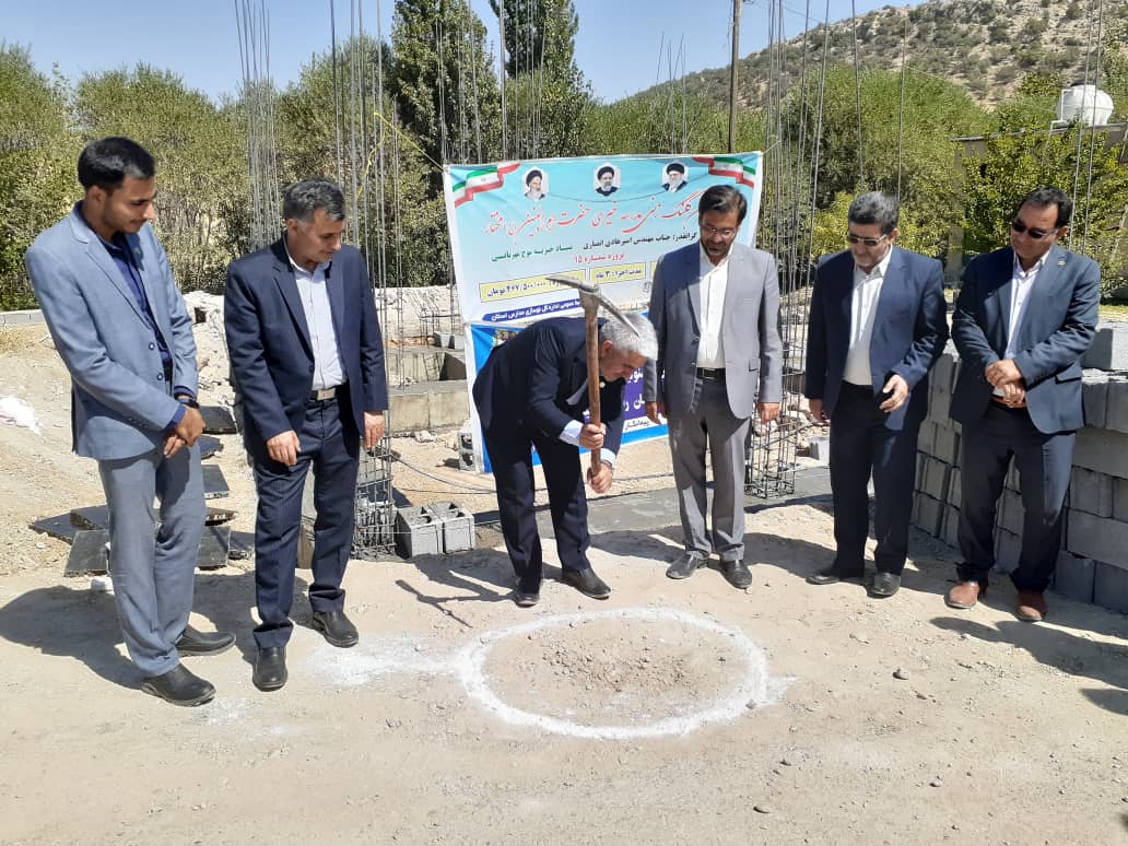 به همت موسسه خیریه موج مهربانی و با حضور مسئولان استانی/کلنگ مدرسه خیرساز در روستای مختار شهرستان بویراحمد