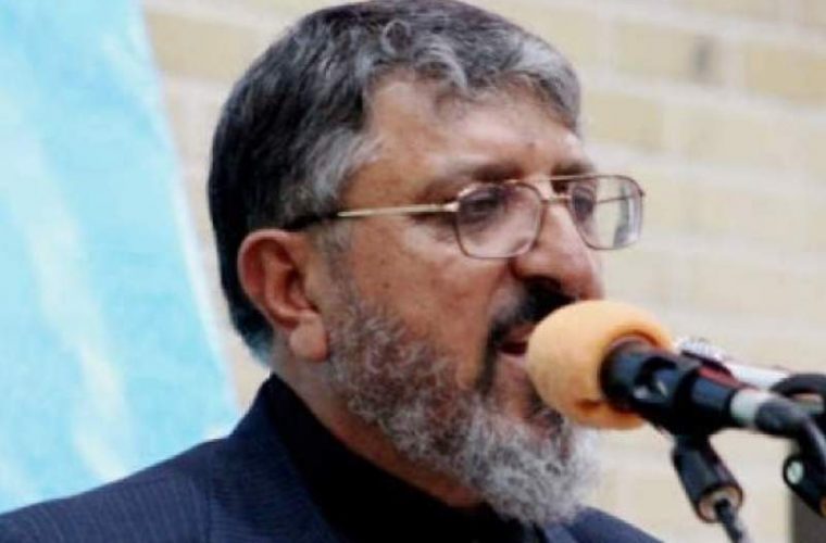 ایران و ایرانی در صف واحد در راه عزت و شرف مملکت از جان خود می‌گذرد