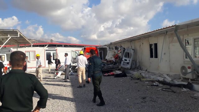 یک کشته و ۶ مصدوم بر اثر انفجار آمبولانس پتروشیمی گچساران