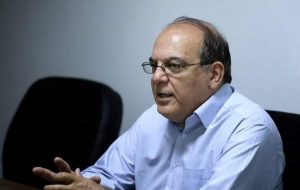 عباس عبدی: فاجعه تمام‌عیار برای اقتصاد در راه است