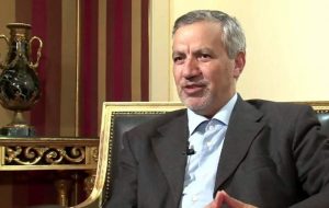 در توئیتی نوشت مهاجرانی: آقای عبدالحمید از حکم اعدام عالم دینی در عربستان بگو!