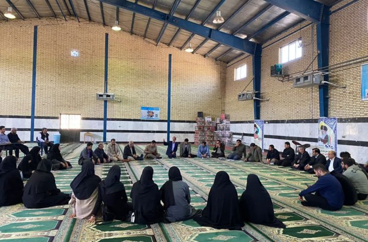 برگزاری نشست مسئولین استانی کنگره ملی شهدا با هنرمندان گچسارانی