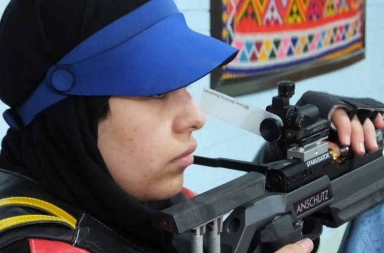 مسابقات تیراندازی با تفنگ و تپانچه بادی گرامیداشت دهه مبارک فجر برای اولین بار در سطح استان در گچساران برگزار شد