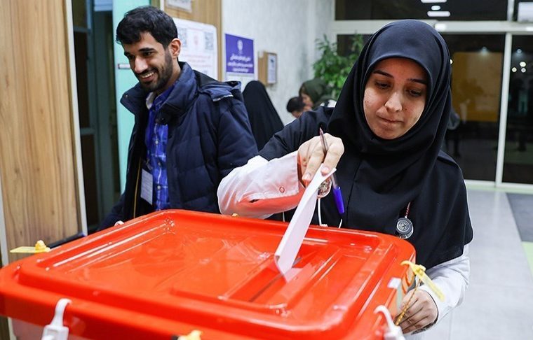 درخواست از مردم برای حضور در پای صندوق رای