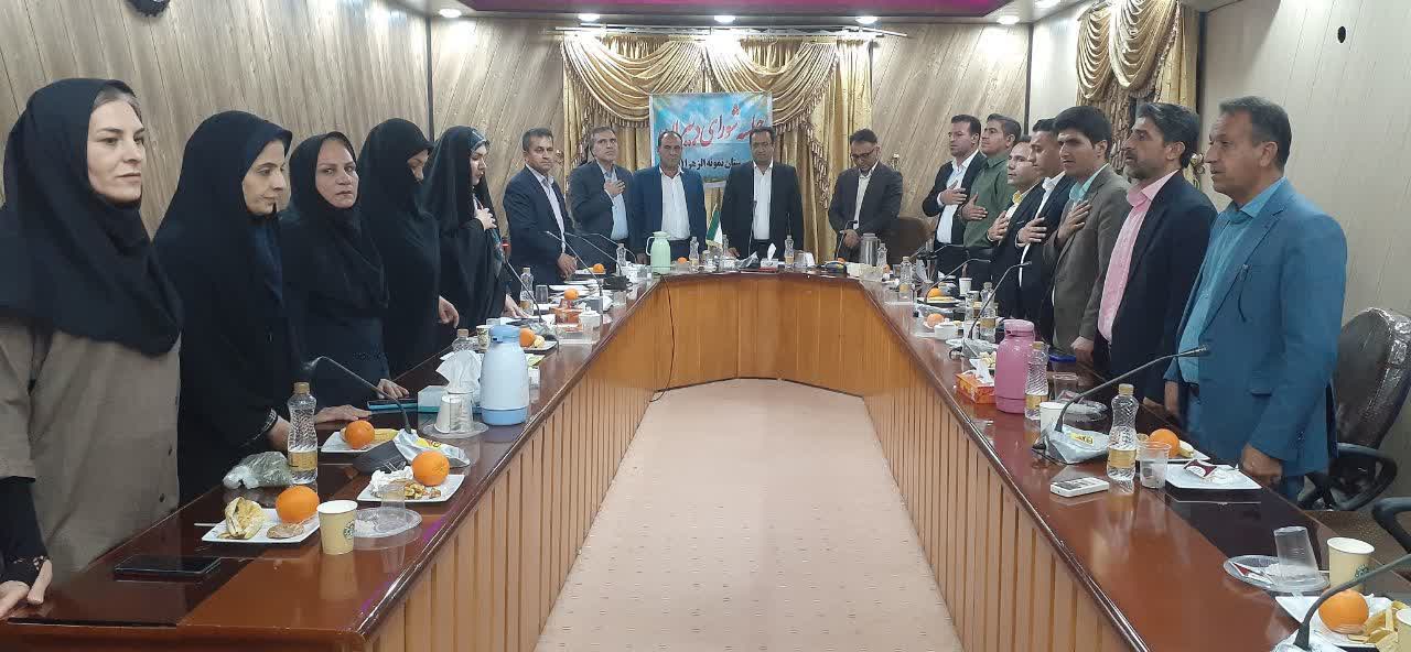 محور فعالیت‌های آموزش و پرورش قرار دهیم/ کار اصلی آموزش و پرورش در کلاس‌های درس رقم می‌خورد