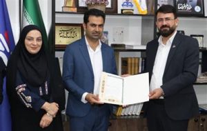 توسط آموزش و پرورش گچساران صورت گرفت تجلیل از رئیس روابط عمومی نفت و گاز گچساران